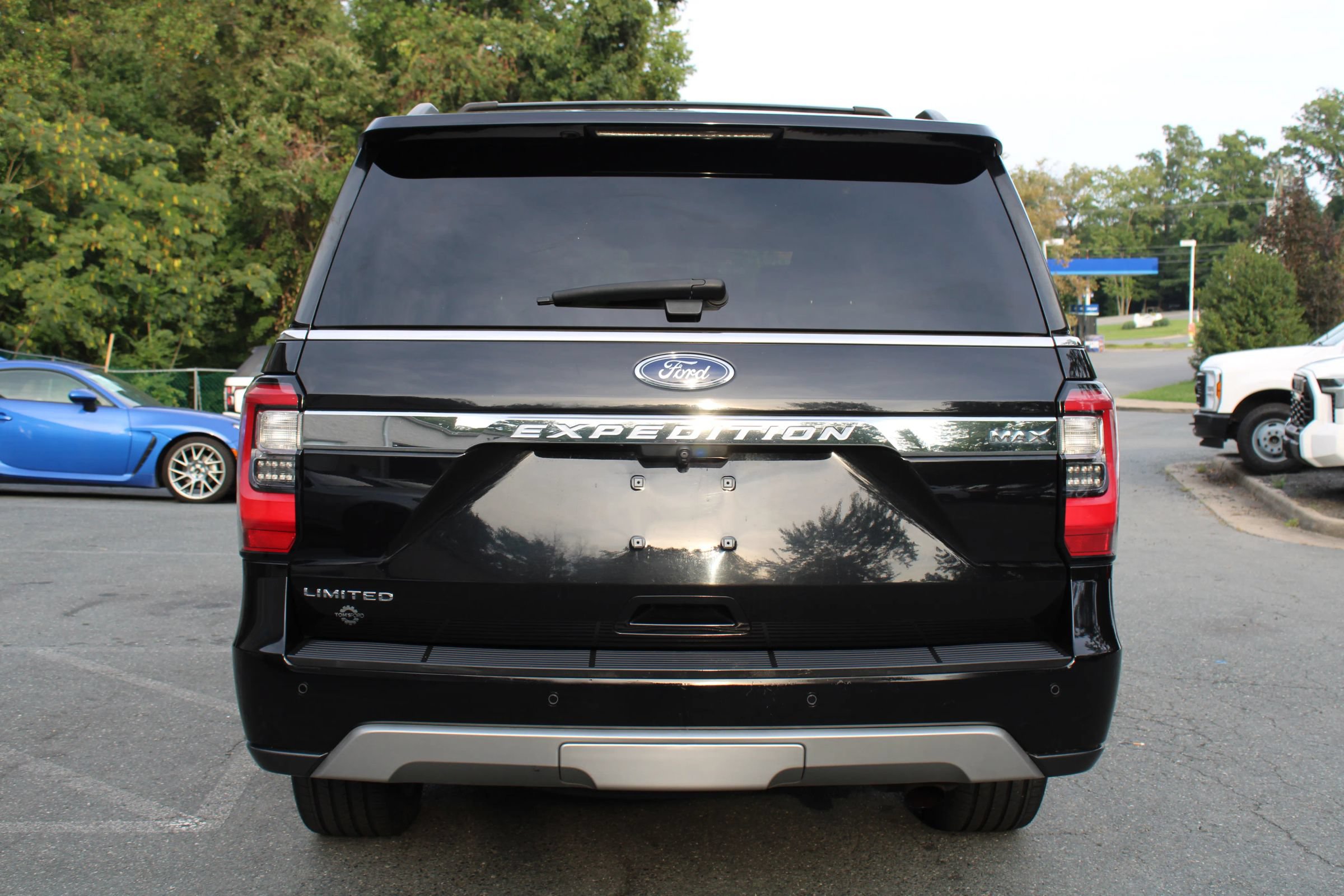 Used 2019 Ford Expedition Max Limited w/ Equipment Group 302A AWD/4WD image 6