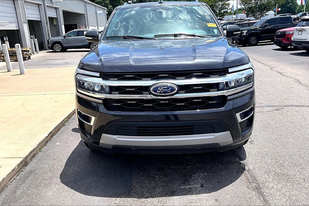 Used 2024 Ford Expedition Max Limited AWD/4WD image 5