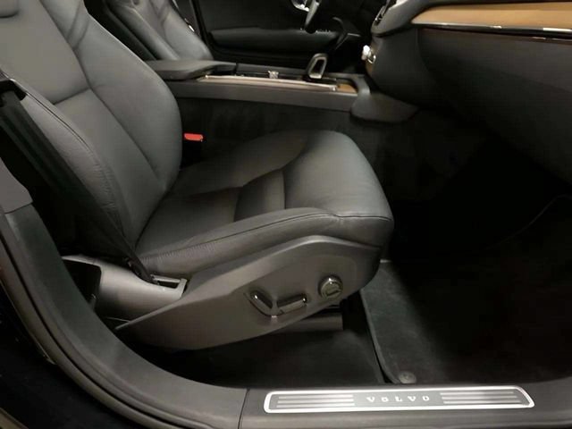 Used 2025 Volvo XC90 T8 Plus w/ Protection Package Premier AWD/4WD image 85
