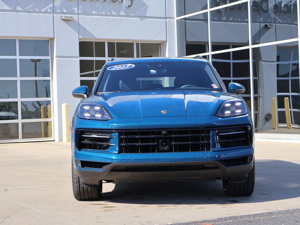 Used 2025 Porsche Cayenne S AWD/4WD image 2