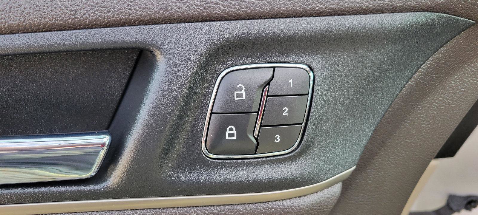 Used 2019 Lincoln MKC Select w/ Select Plus Package image 26