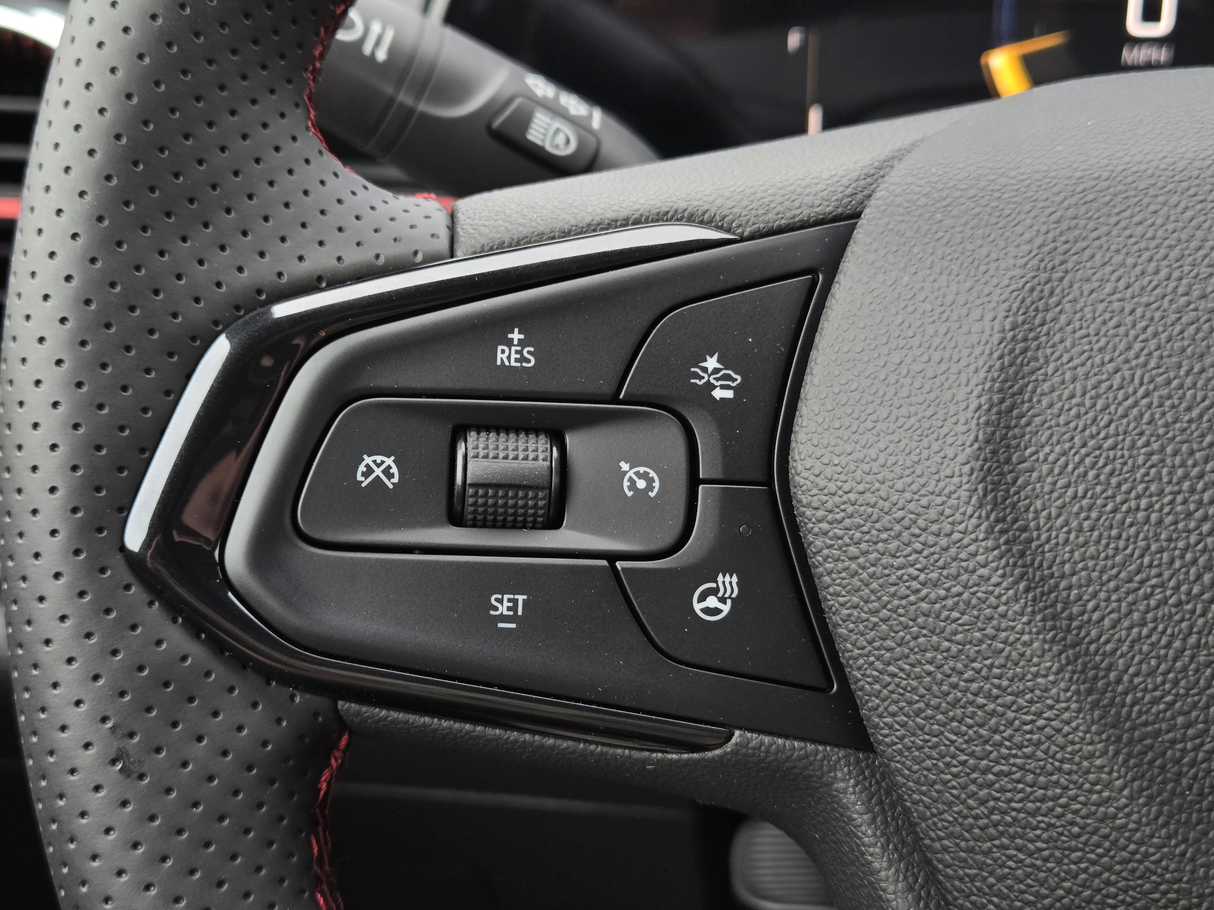 New 2026 Chevrolet Trax RS w/ Sunroof Package image 8