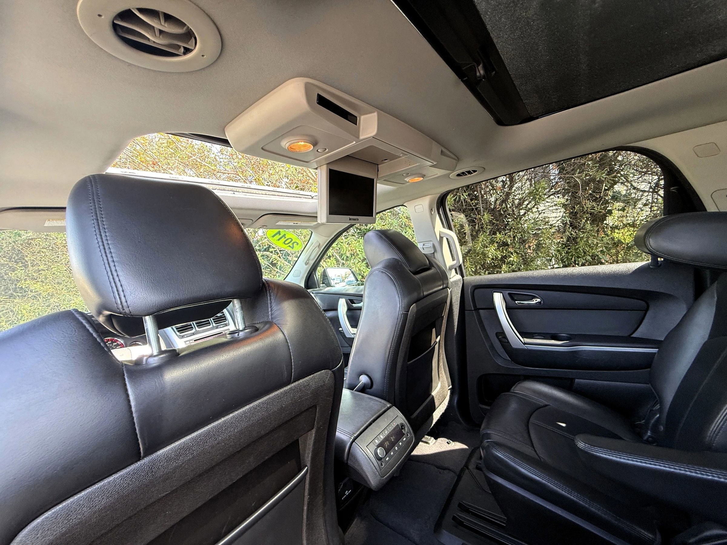 Used 2011 GMC Acadia SLT image 5