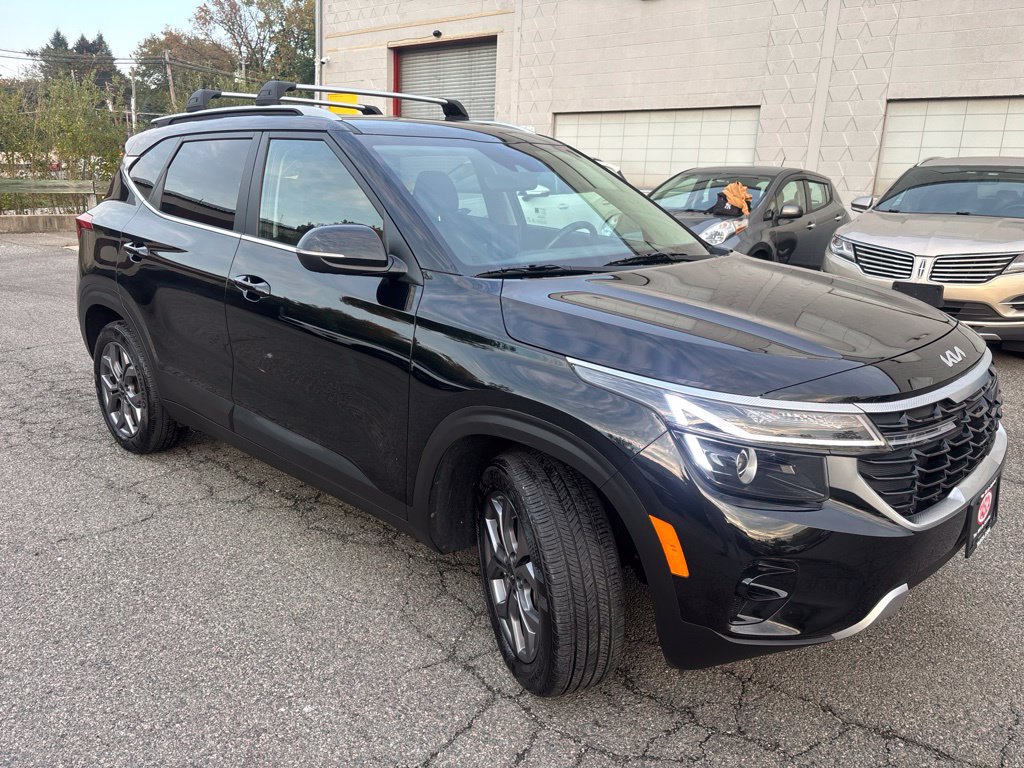 Used 2024 Kia Seltos S AWD/4WD image 8