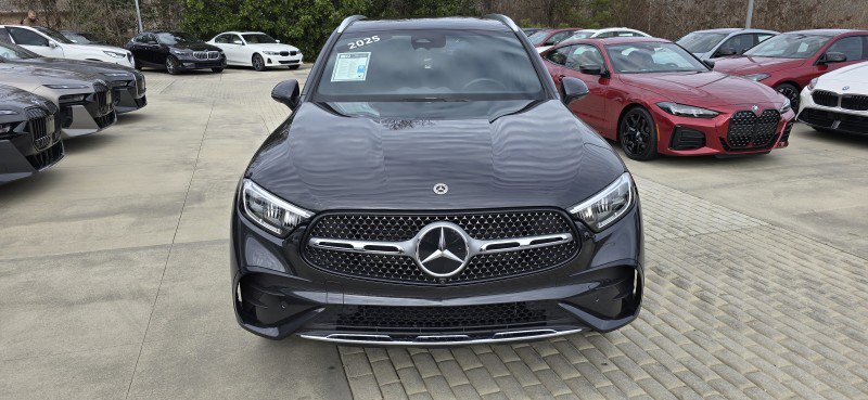 Used 2025 Mercedes-Benz GLC 300 4MATIC image 2