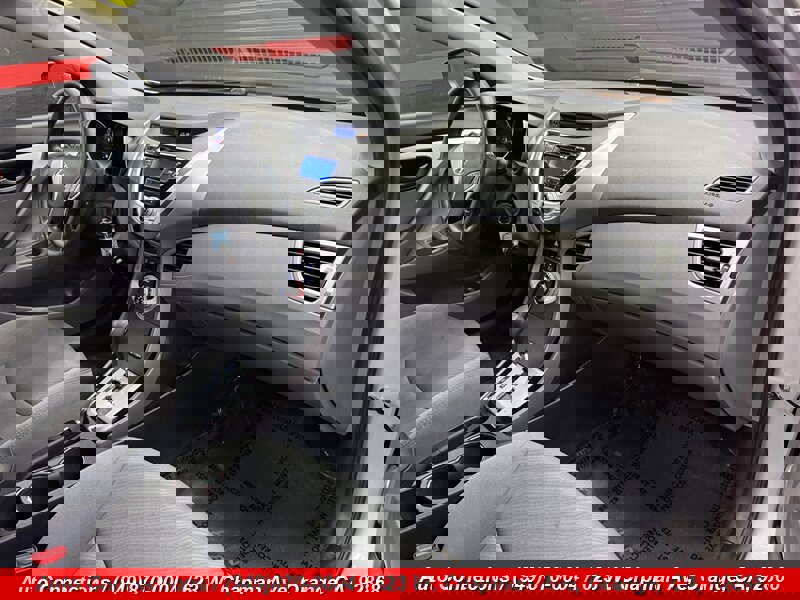 Used 2012 Hyundai Elantra GLS image 10