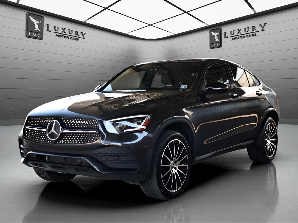 Used 2022 Mercedes-Benz GLC 300 4MATIC Coupe image 4