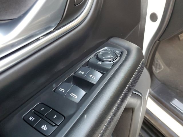 Used 2024 GMC Yukon SLT RWD image 17