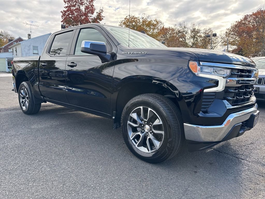 Used 2022 Chevrolet Silverado 1500 LT image 3