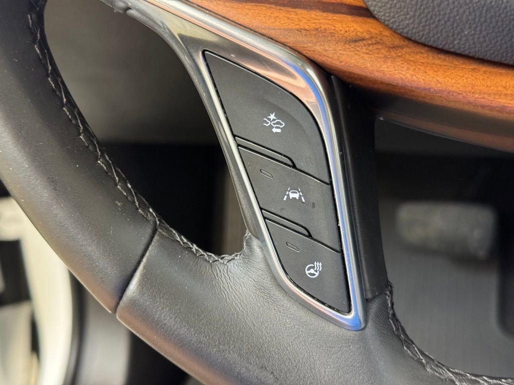 Used 2017 Cadillac XT5 Platinum w/ Driver Assist Package image 38