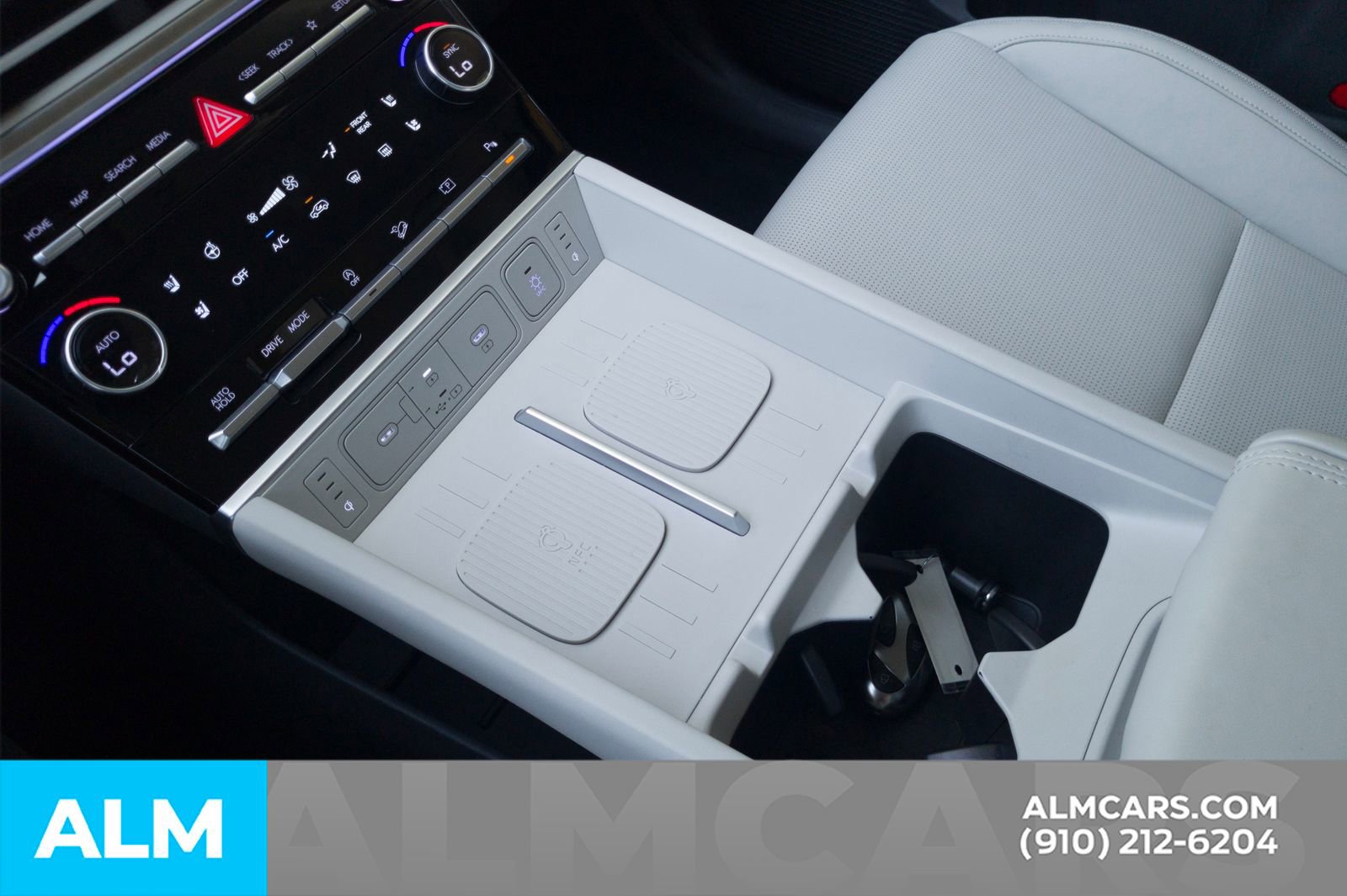 Used 2025 Hyundai Santa Fe Calligraphy image 30