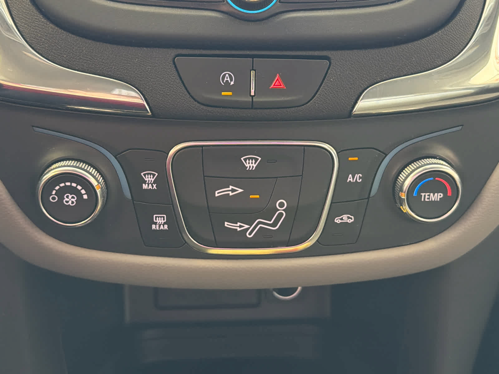 Used 2023 Chevrolet Equinox LS w/ LS Convenience Package FWD image 42