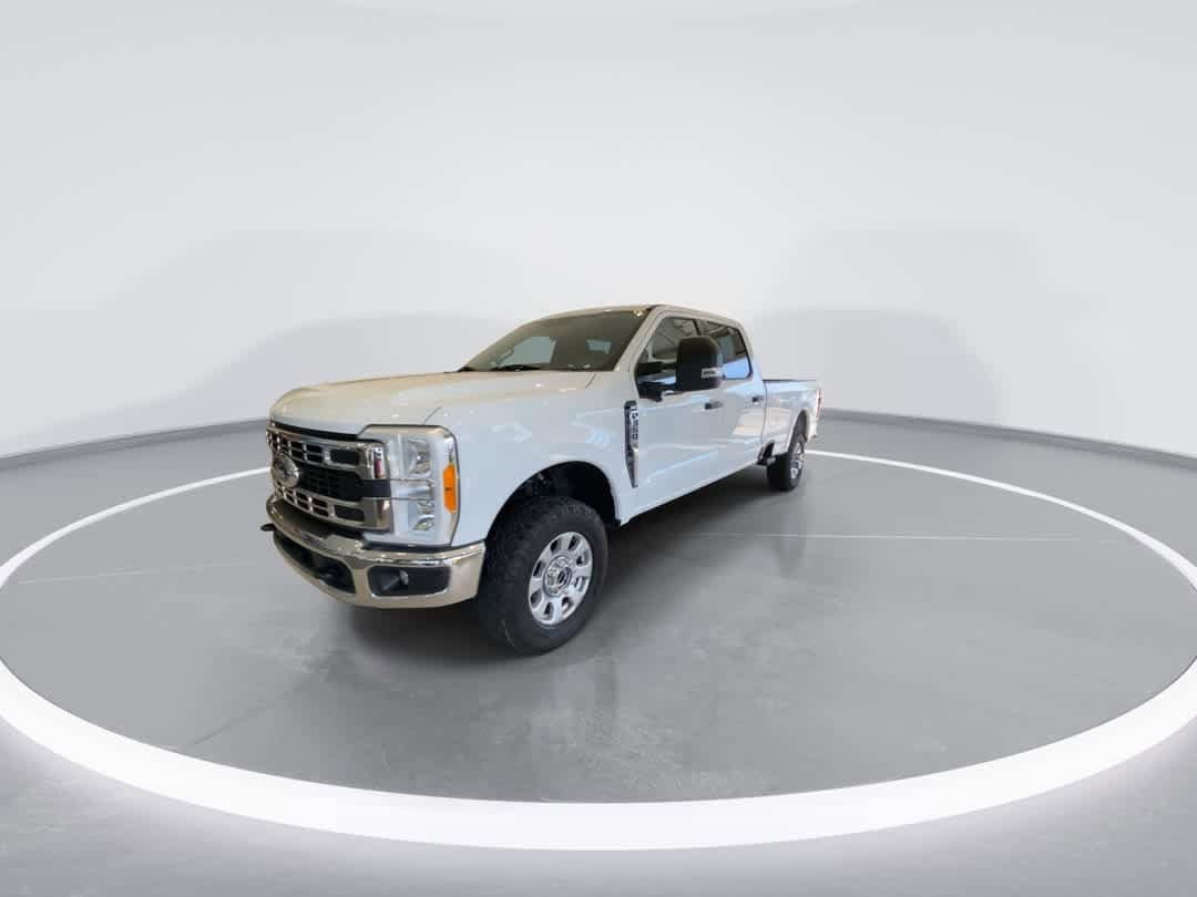 Used 2023 Ford F350 XLT w/ 360-Degree Camera Package AWD/4WD image 4