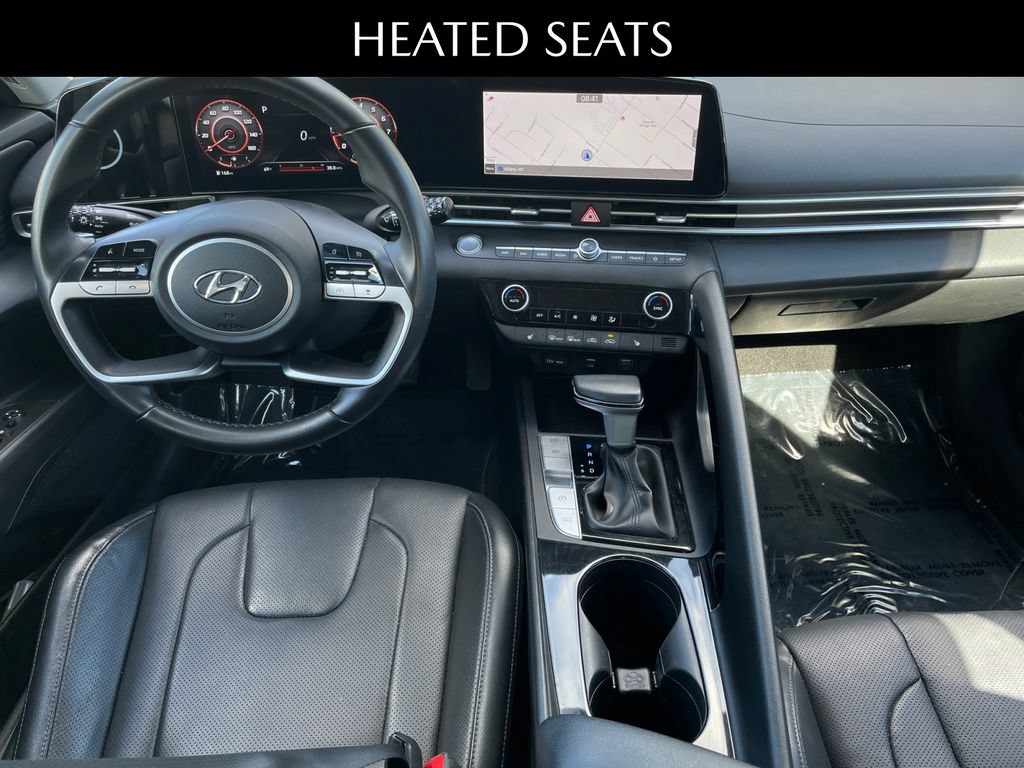 Used 2022 Hyundai Elantra Limited w/ Preferred Accessory Package FWD image 9