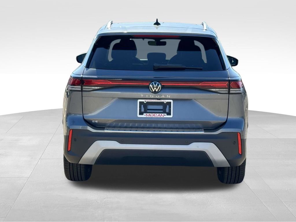 New 2025 Volkswagen Tiguan SE image 4