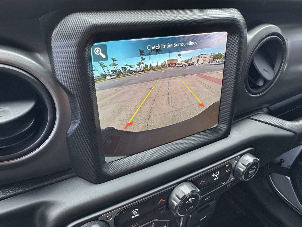 Used 2023 Jeep Gladiator Sport AWD/4WD image 26