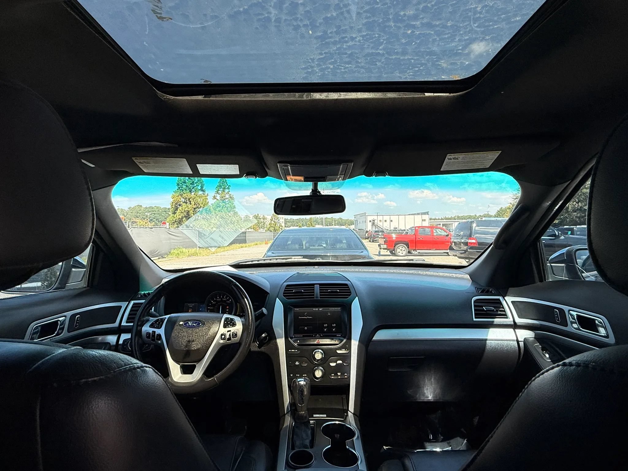 Used 2015 Ford Explorer XLT w/ Equipment Group 202B FWD image 22