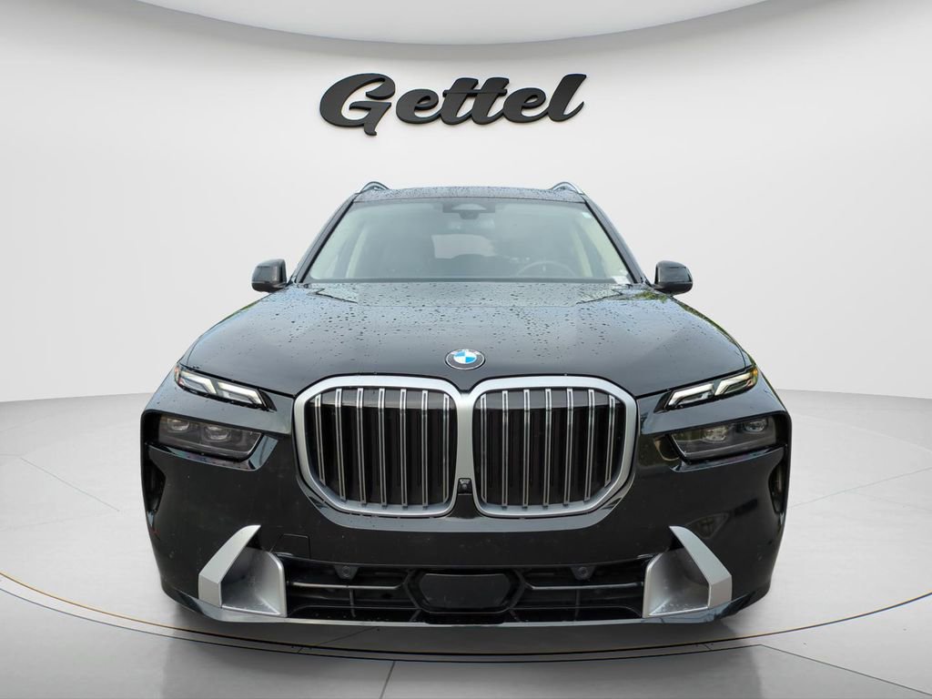 Used 2025 BMW X7 xDrive40i AWD/4WD image 2