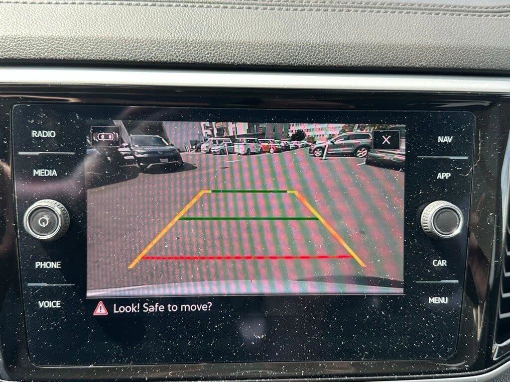 Used 2023 Volkswagen Atlas SEL AWD/4WD image 15