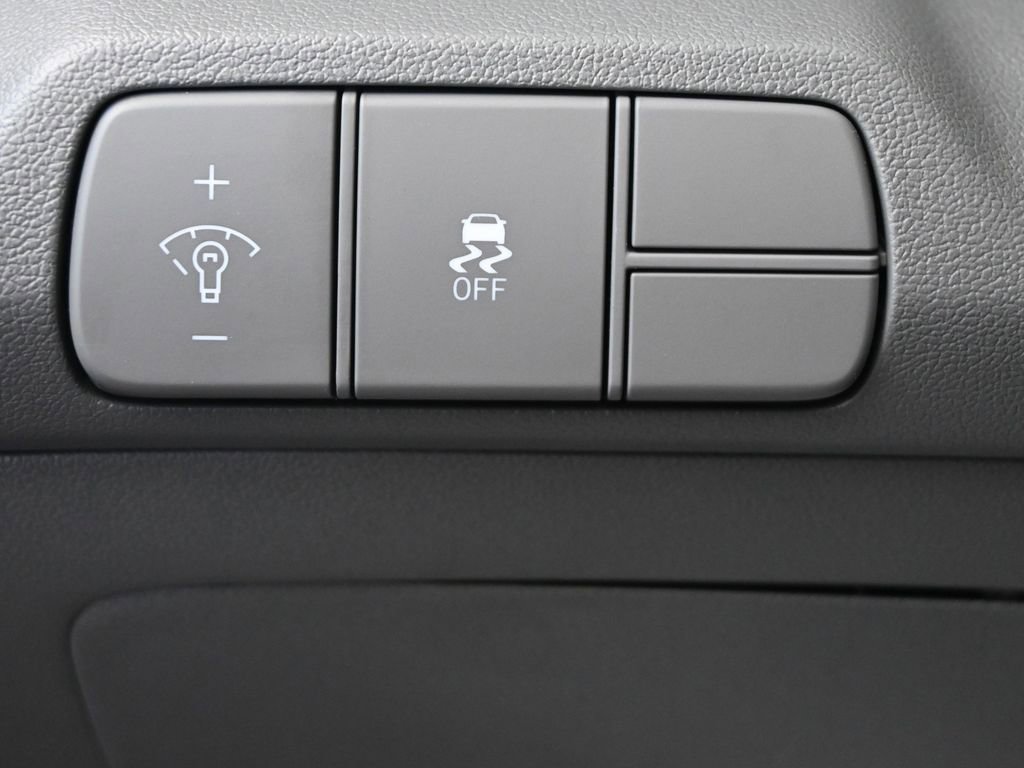 Used 2025 Hyundai Elantra SEL image 27