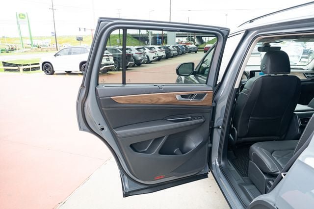New 2026 Volkswagen Atlas SE FWD image 14
