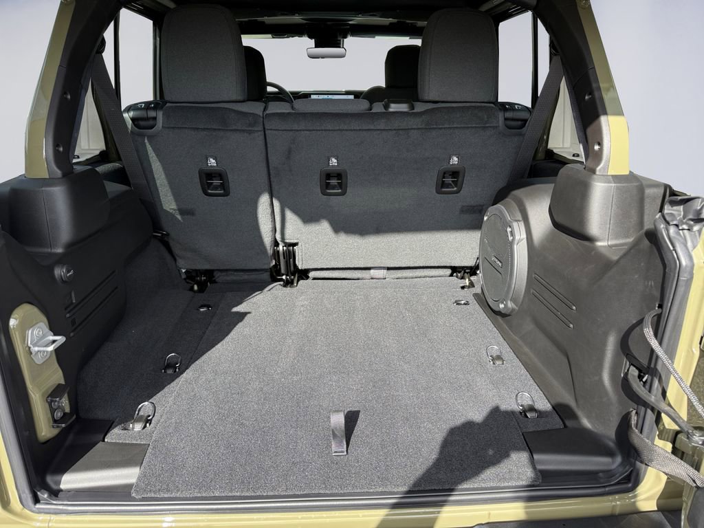 New 2025 Jeep Wrangler Unlimited Rubicon image 19