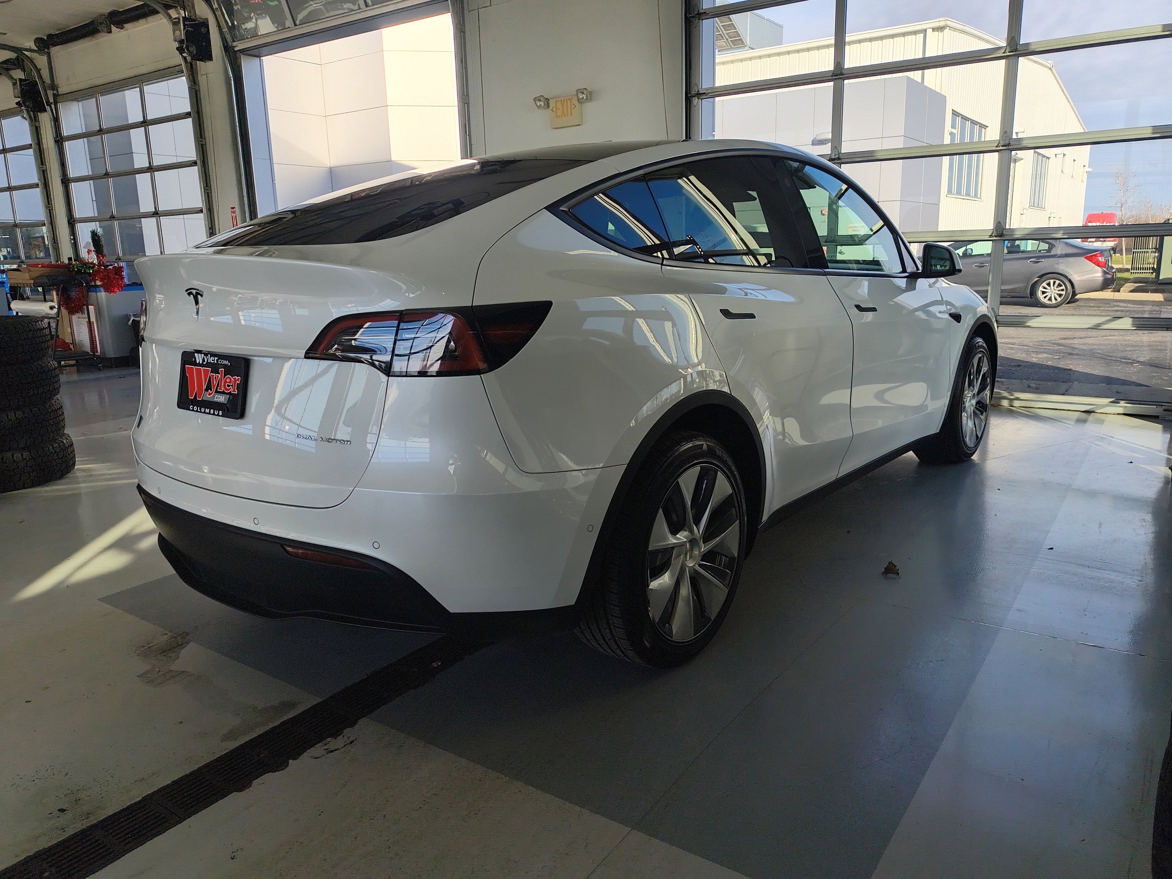 Used 2021 Tesla Model Y Long Range image 4