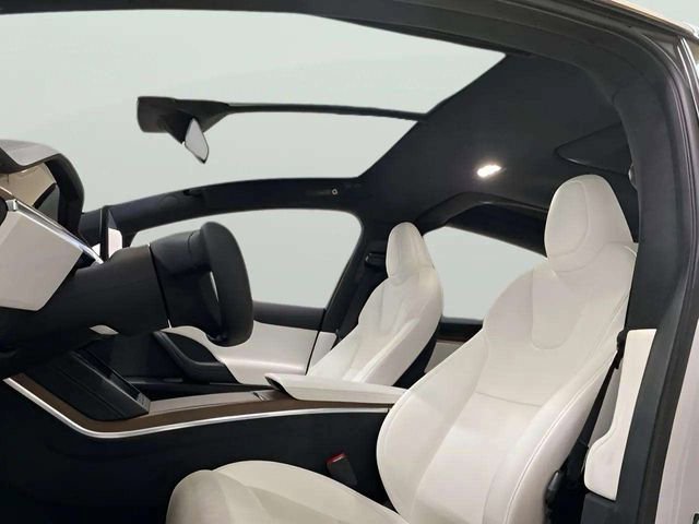 Used 2022 Tesla Model X image 32