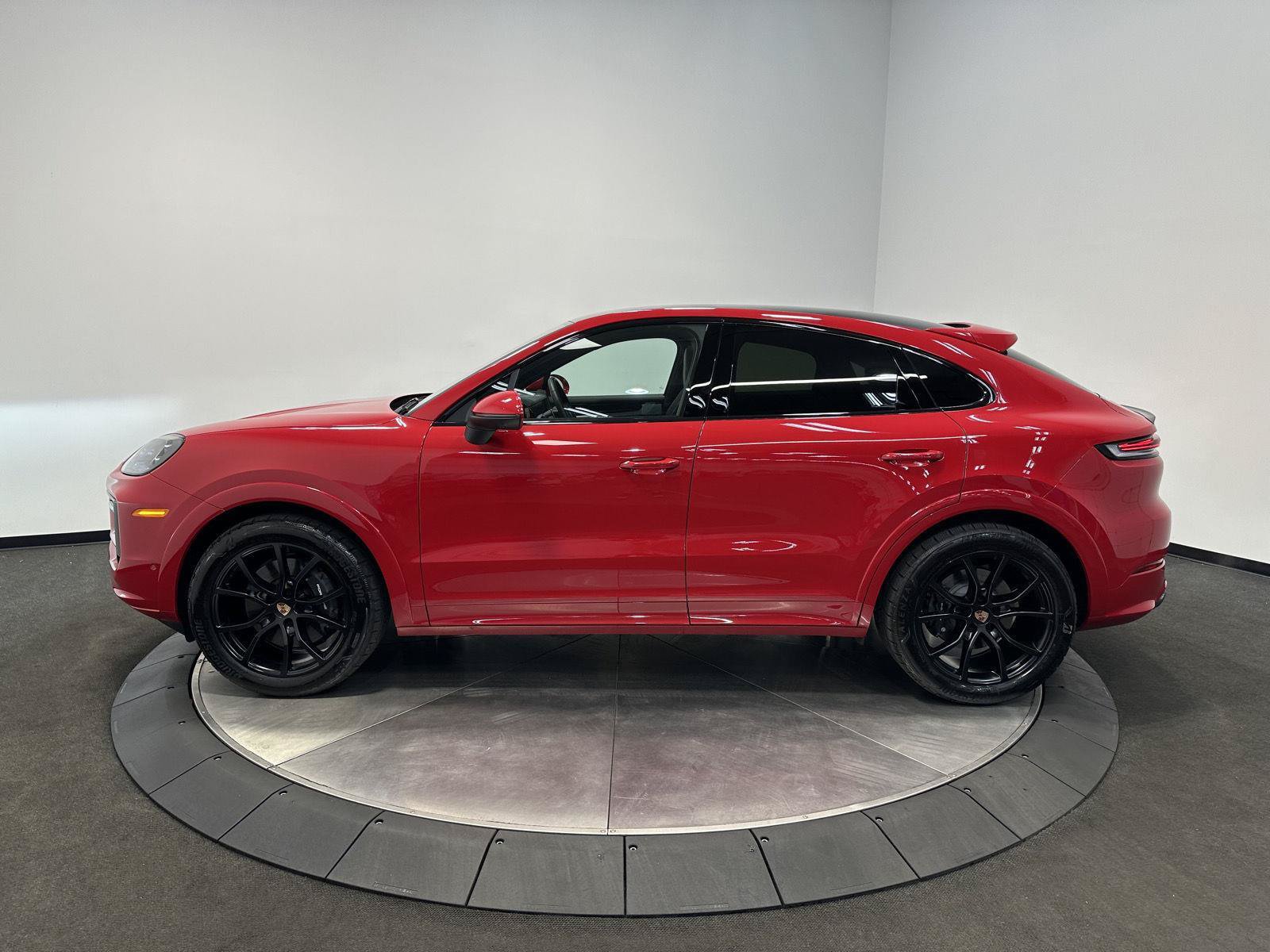 Certified 2026 Porsche Cayenne Coupe AWD/4WD image 2