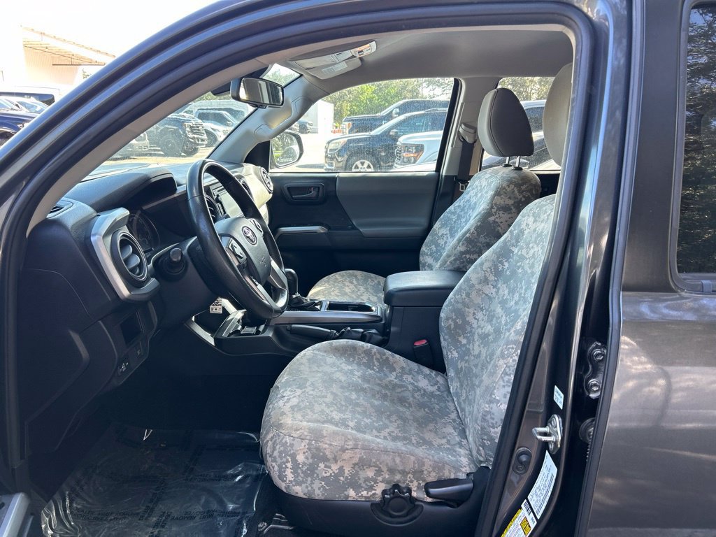 Used 2019 Toyota Tacoma SR5 AWD/4WD image 15