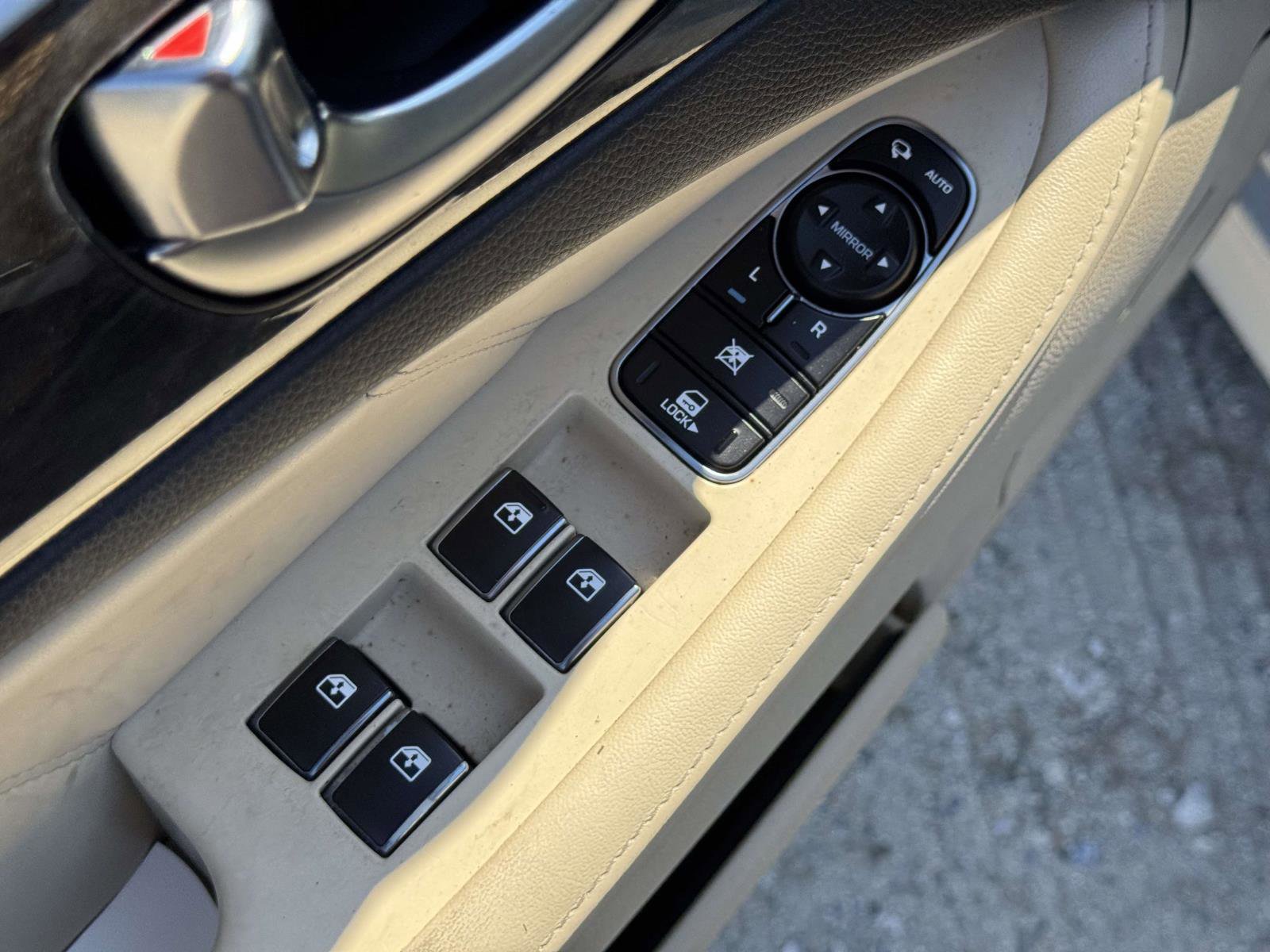 Used 2014 Hyundai Equus Signature RWD image 15