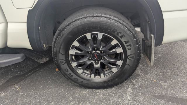Used 2022 Nissan Titan PRO-4X w/ Pro-4x Convenience Package image 10