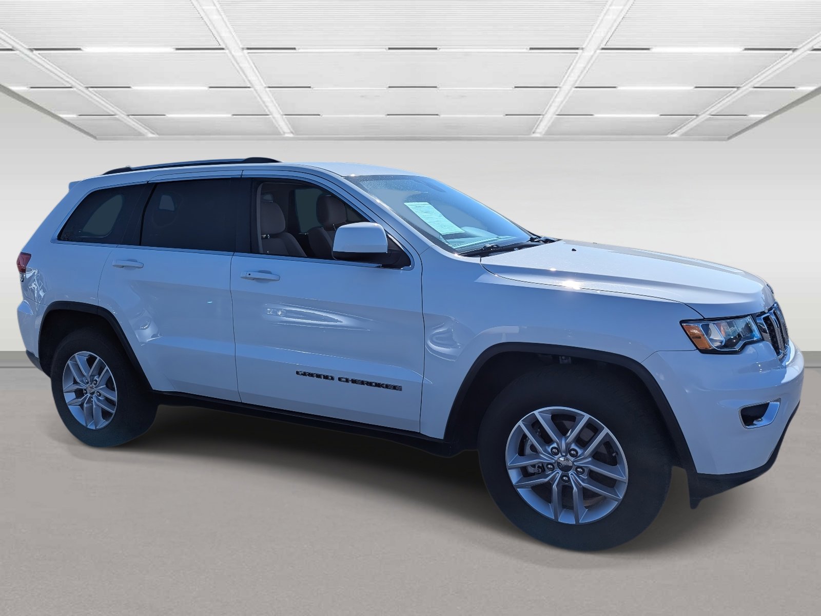 Used 2017 Jeep Grand Cherokee Laredo w/ Quick Order Package 2BE image 7