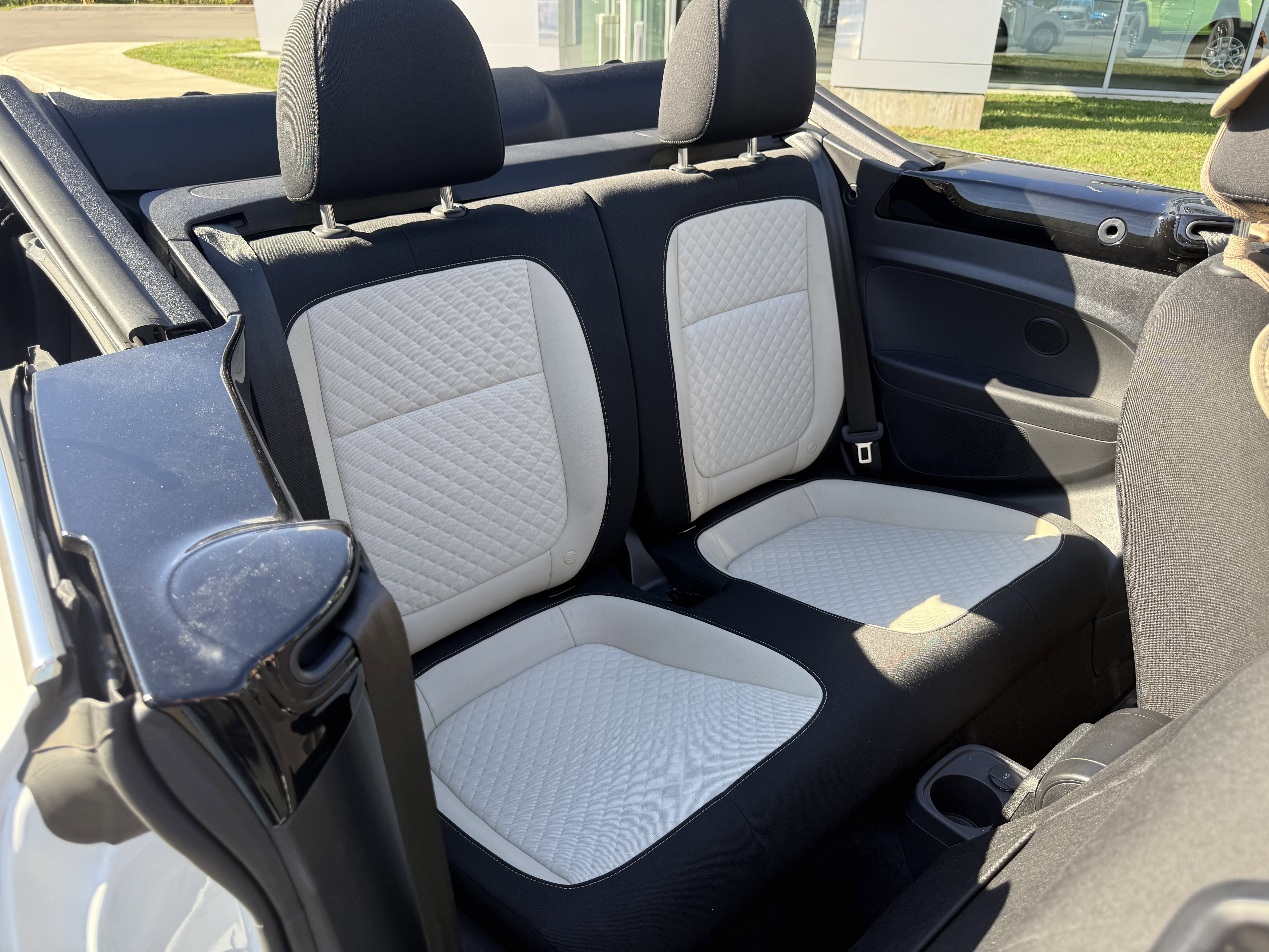 Used 2019 Volkswagen Beetle 2.0T image 9