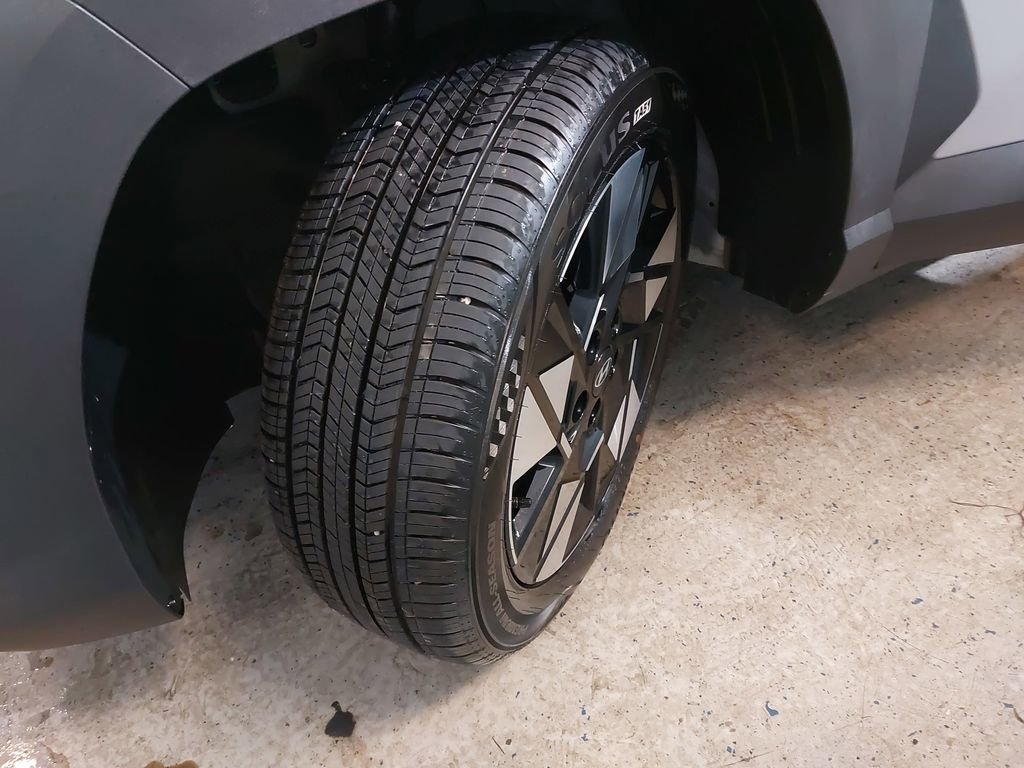 Certified 2025 Hyundai Kona SEL FWD image 34