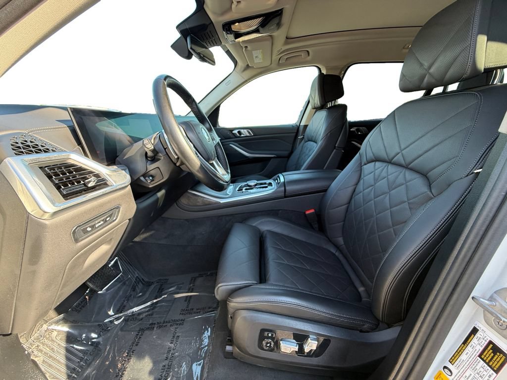 Used 2024 BMW X7 xDrive40i w/ Parking Assistance Package AWD/4WD image 9