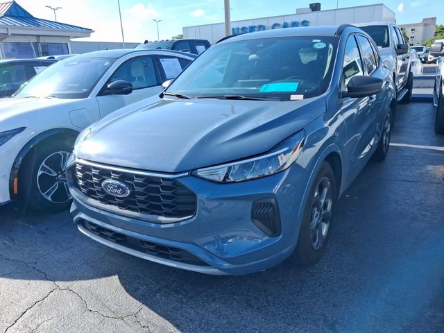 Used 2024 Ford Escape ST-Line w/ Tech Pack #1 FWD image 3