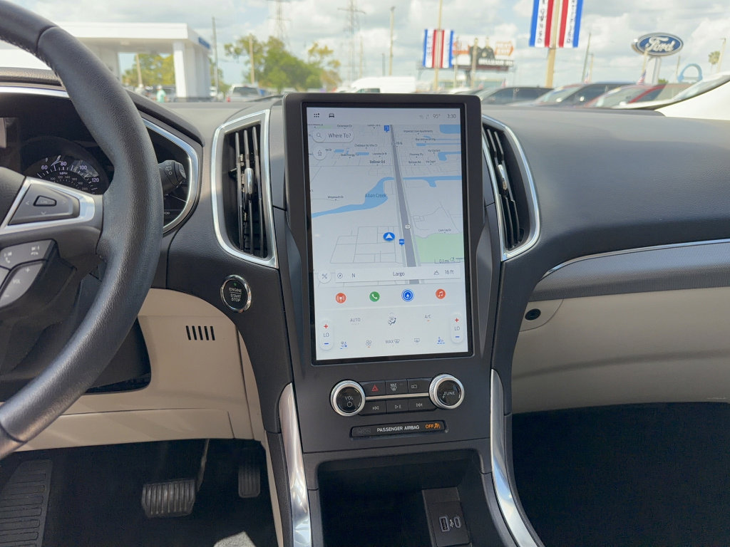 Certified 2021 Ford Edge Titanium w/ Equipment Group 301A image 21