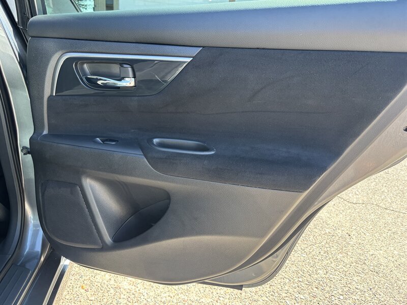 Used 2014 Nissan Altima 2.5 S w/ Display Audio Package FWD image 39