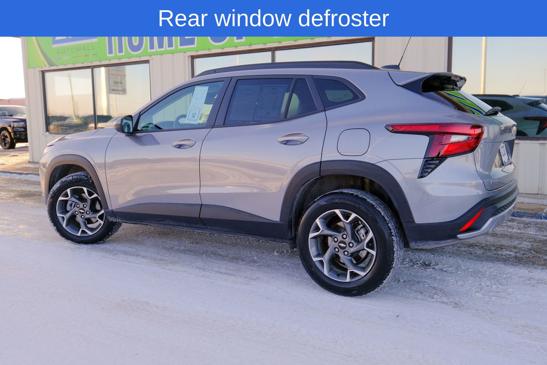 Used 2025 Chevrolet Trax LT image 4