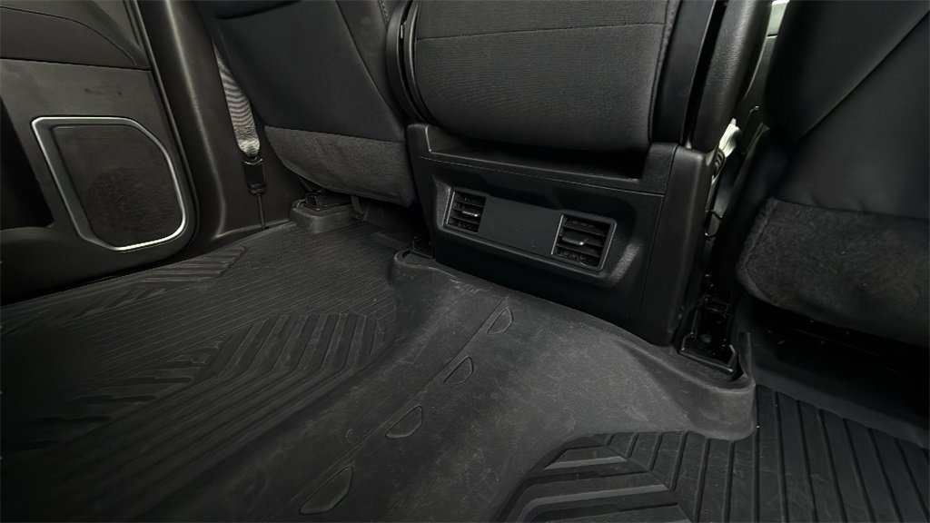 Used 2024 Chevrolet Silverado 2500 LT image 30