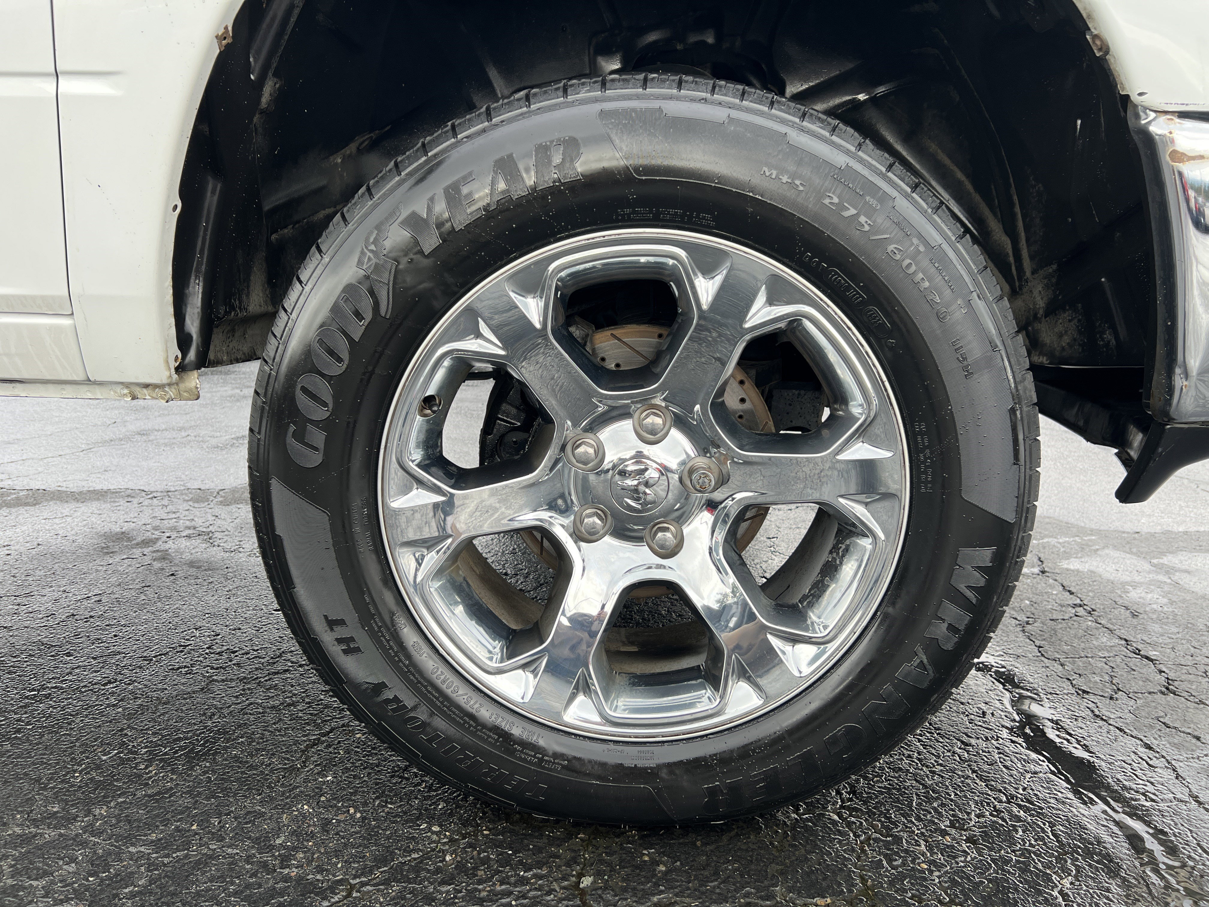 Used 2016 RAM 1500 Laramie image 13