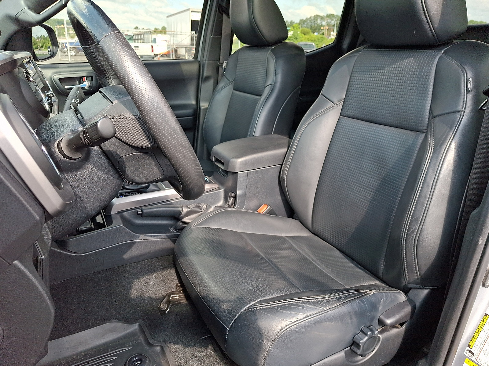 Used 2018 Toyota Tacoma Limited AWD/4WD image 13