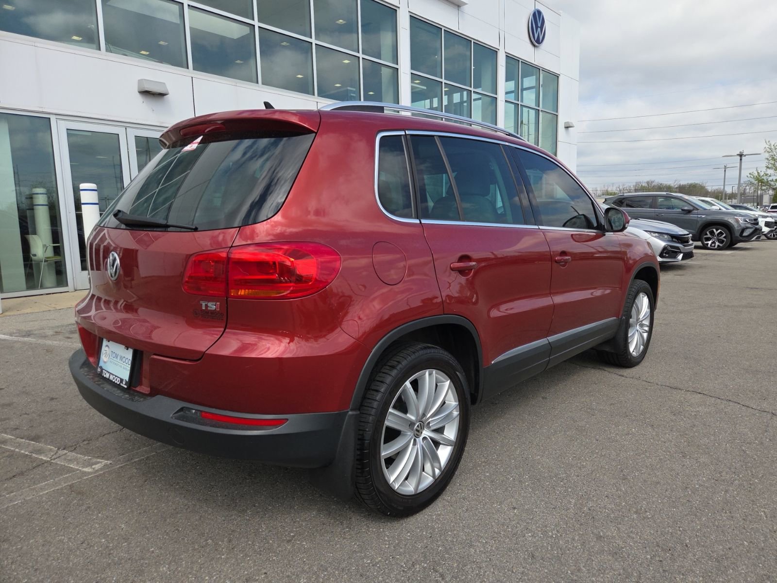 Used 2016 Volkswagen Tiguan SE image 4