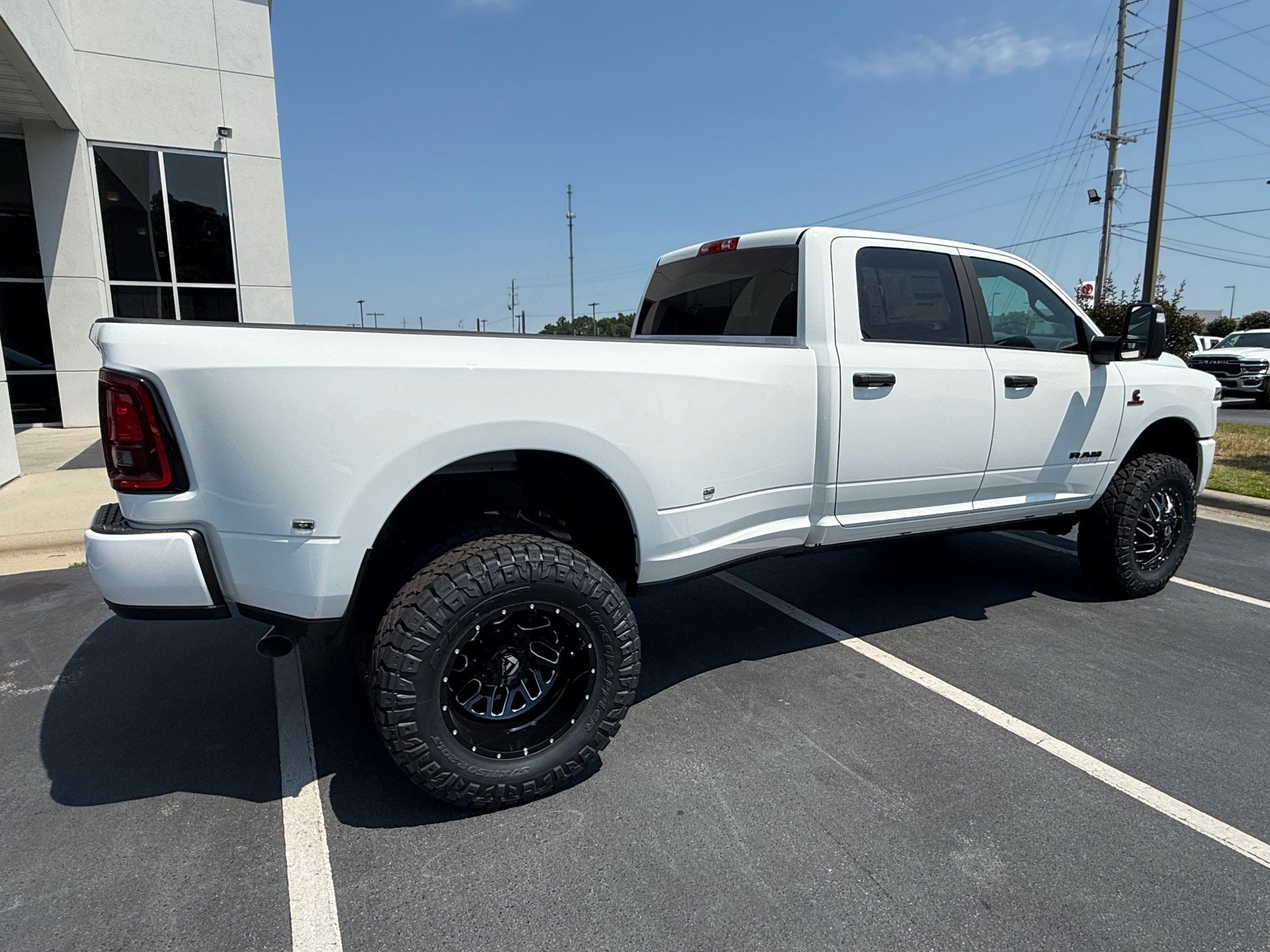 New 2026 RAM 3500 Big Horn AWD/4WD image 10