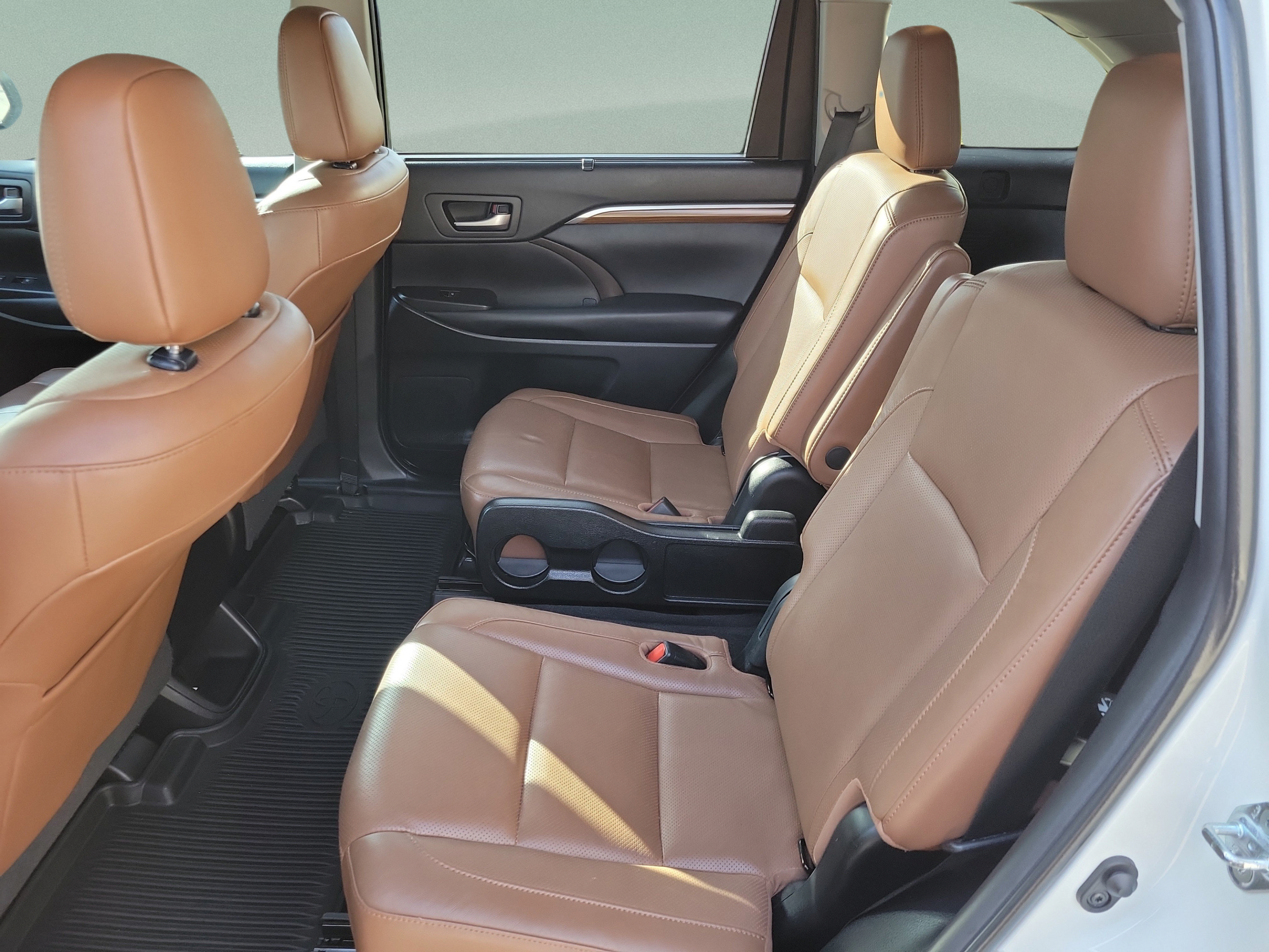 Used 2019 Toyota Highlander Limited Platinum AWD/4WD image 25