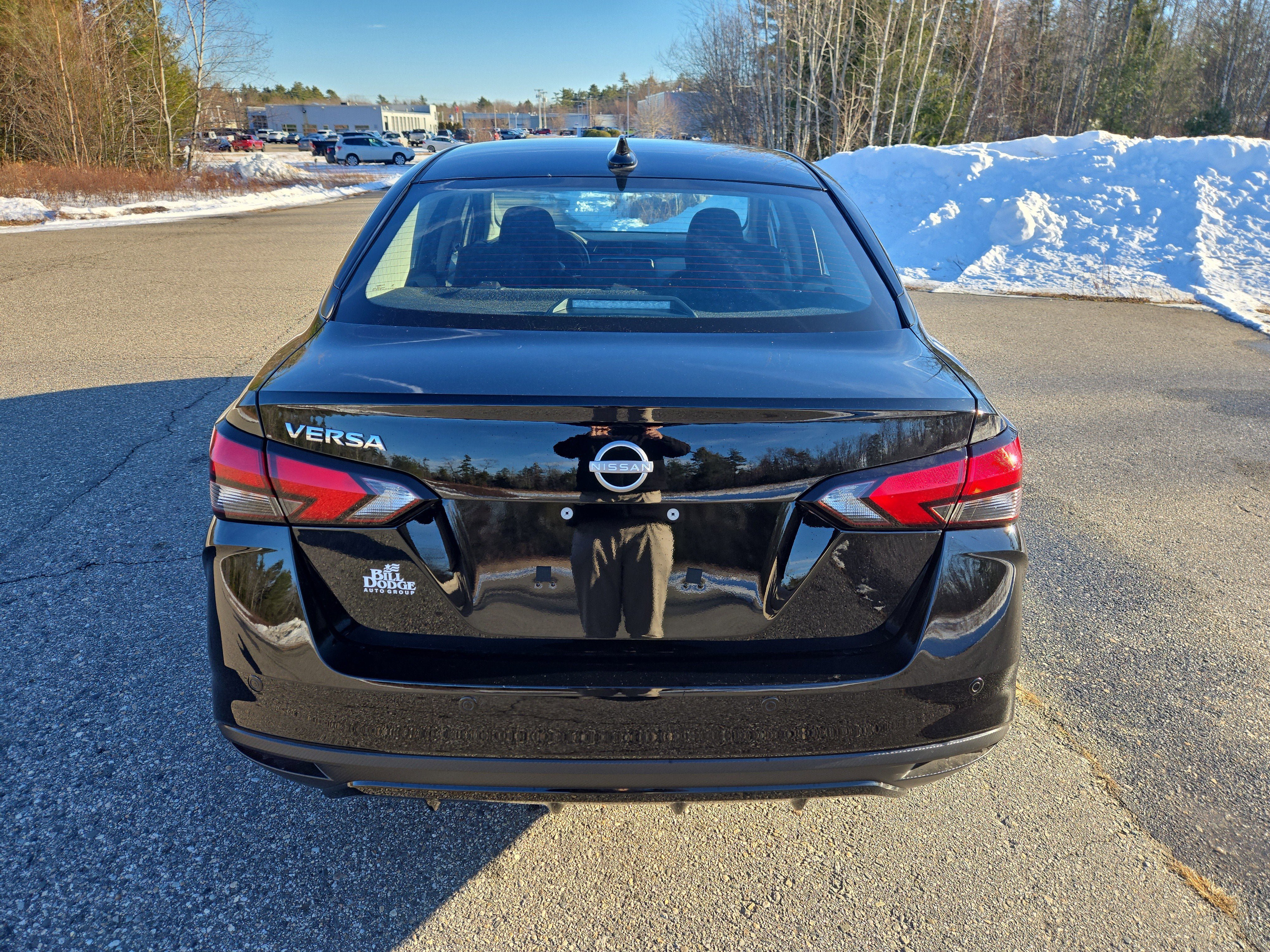 New 2025 Nissan Versa SV w/ Trunk Package FWD image 6