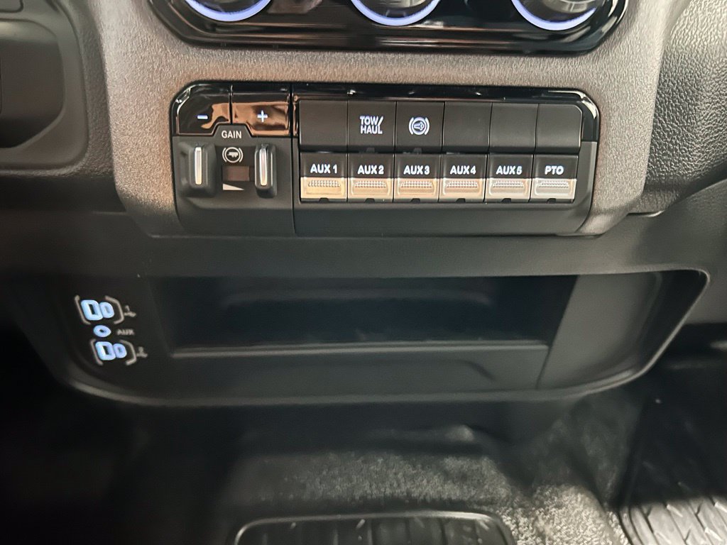 New 2026 RAM 3500 Tradesman w/ Chrome Appearance Group A AWD/4WD image 24