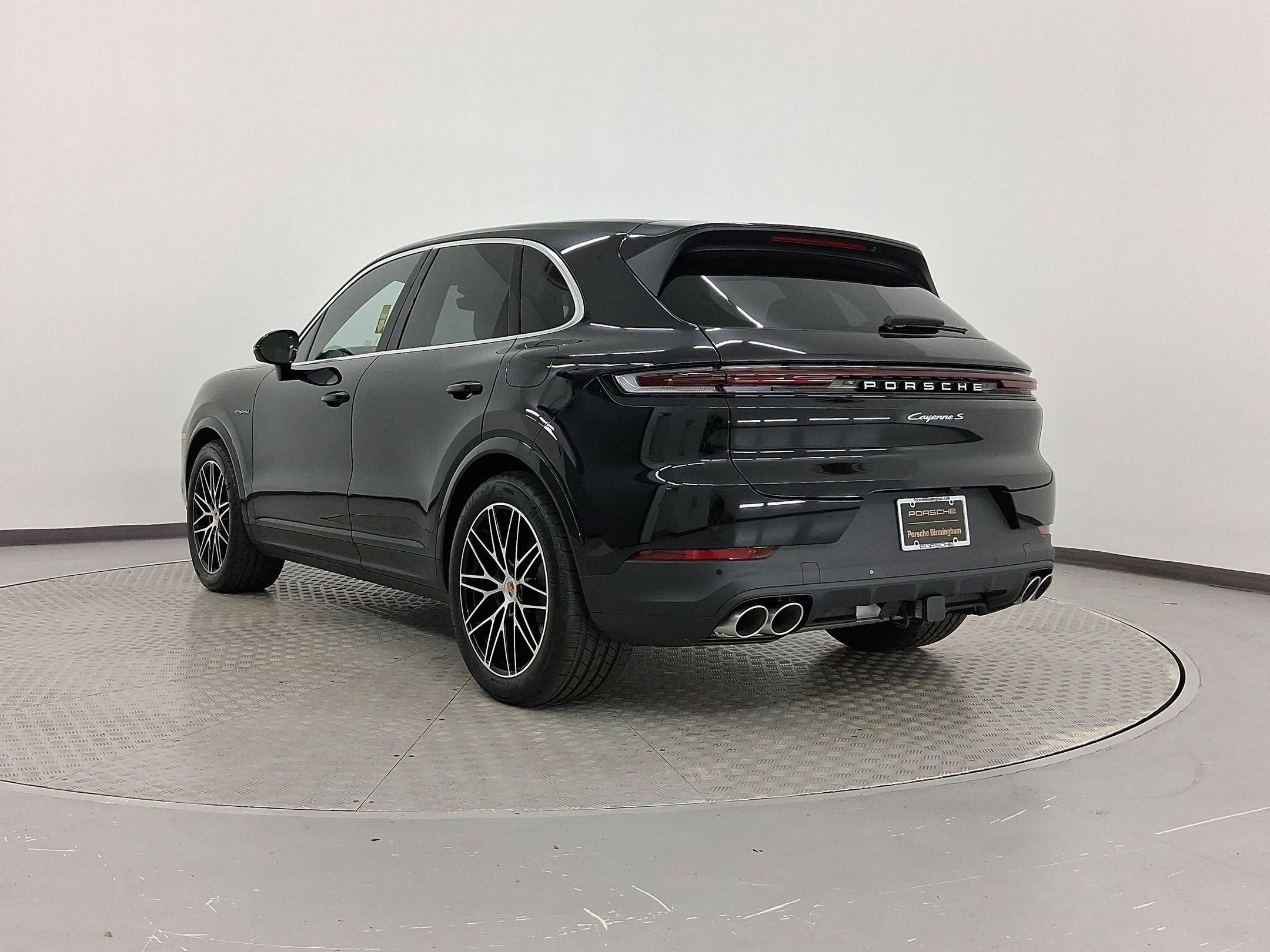 New 2025 Porsche Cayenne S AWD/4WD image 3