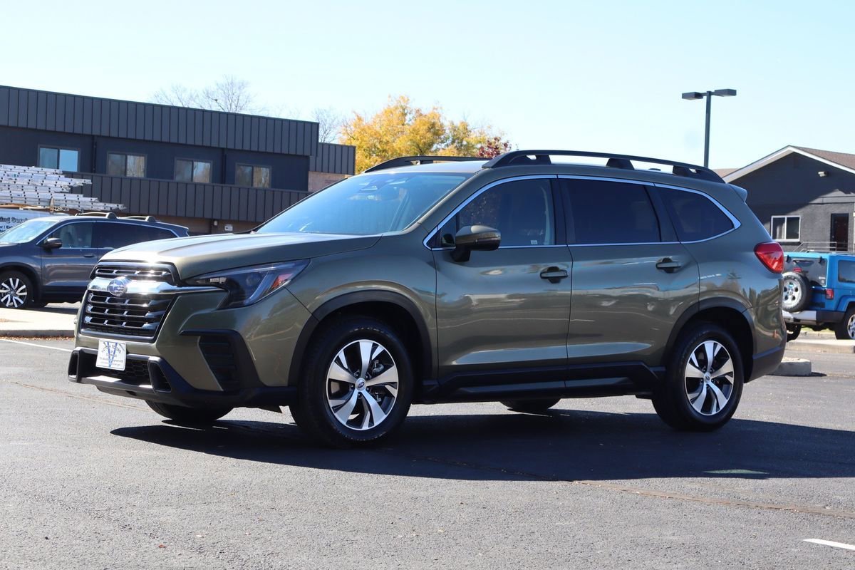 Used 2023 Subaru Ascent Premium w/ Convenience Package image 11